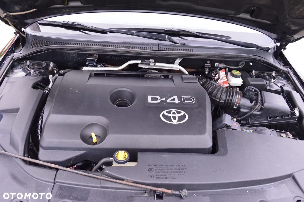 Toyota Avensis - 21
