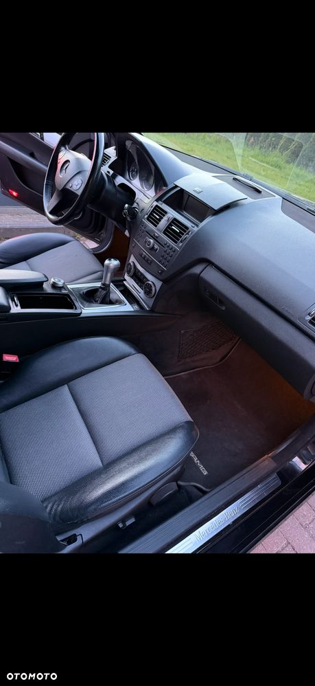 Mercedes-Benz Klasa C 200 CGI BlueEff Avantgarde - 8