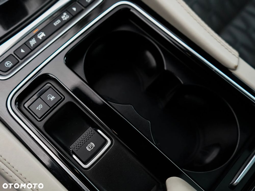 Jaguar F-Pace 5.0 V8 S/C AWD SVR - 24