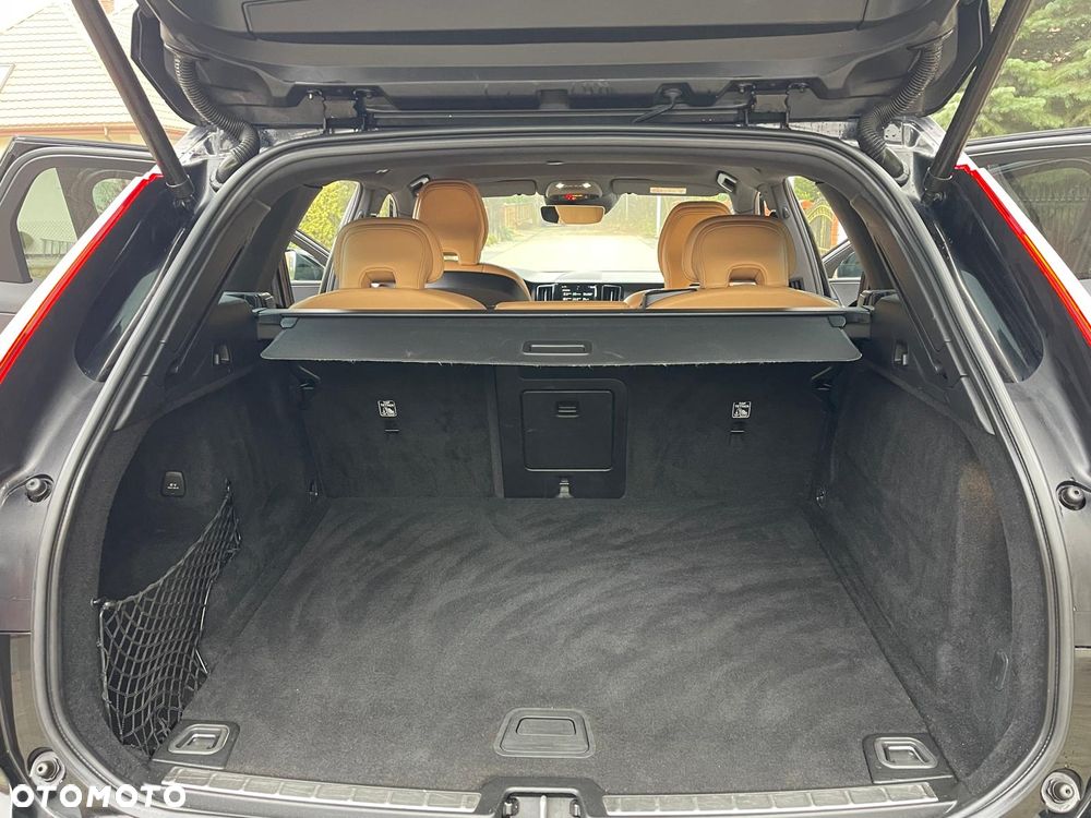 Volvo XC 60 B5 D AWD Geartronic Momentum Pro - 18