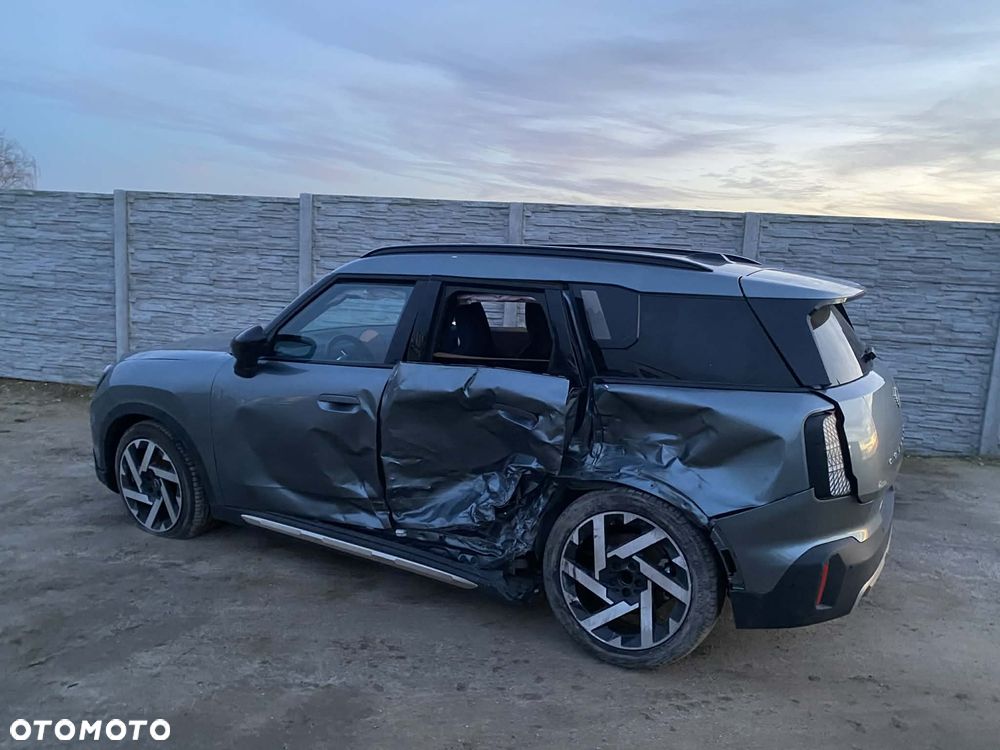 MINI Countryman E Essential Trim - 34