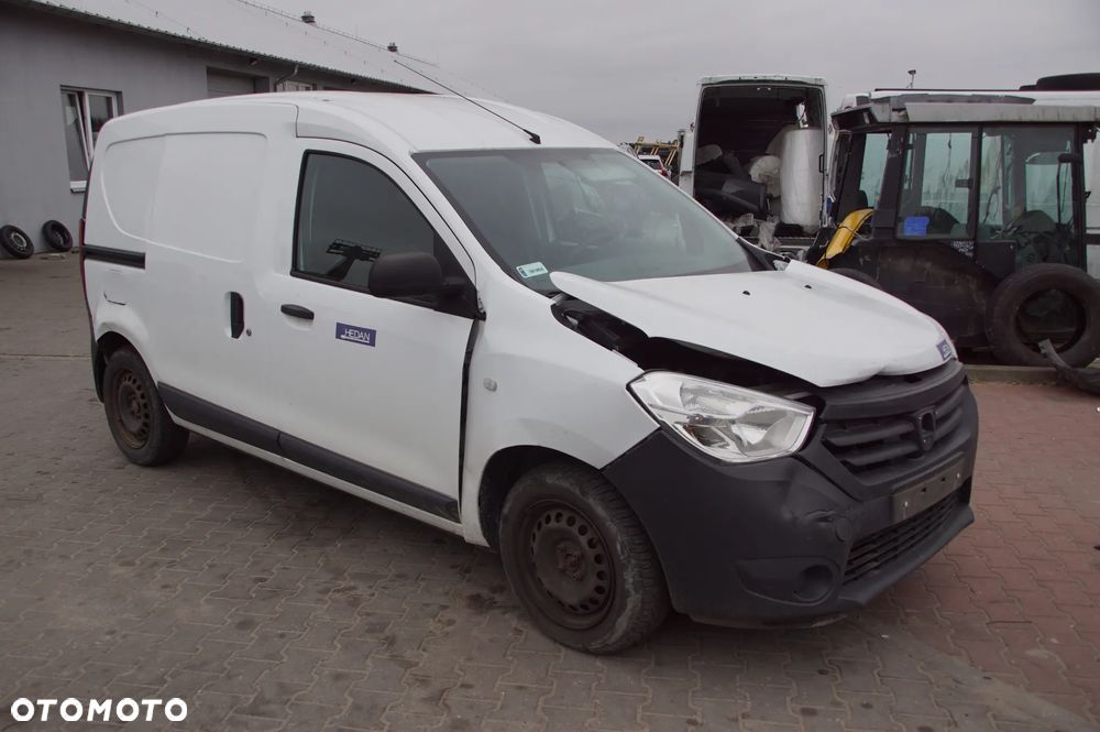 Auto na części - Dacia Dokker 1.5 DCI 90 KM K9K626 JR5341 DV369 2017R Silnik Skrzynia Drzwi Zderzak Błotnik Lampa Lusterko Szyba Klamka Deska Kokpit Sterownik Moduł Czujnik Licznik Panel Kierownica - 9