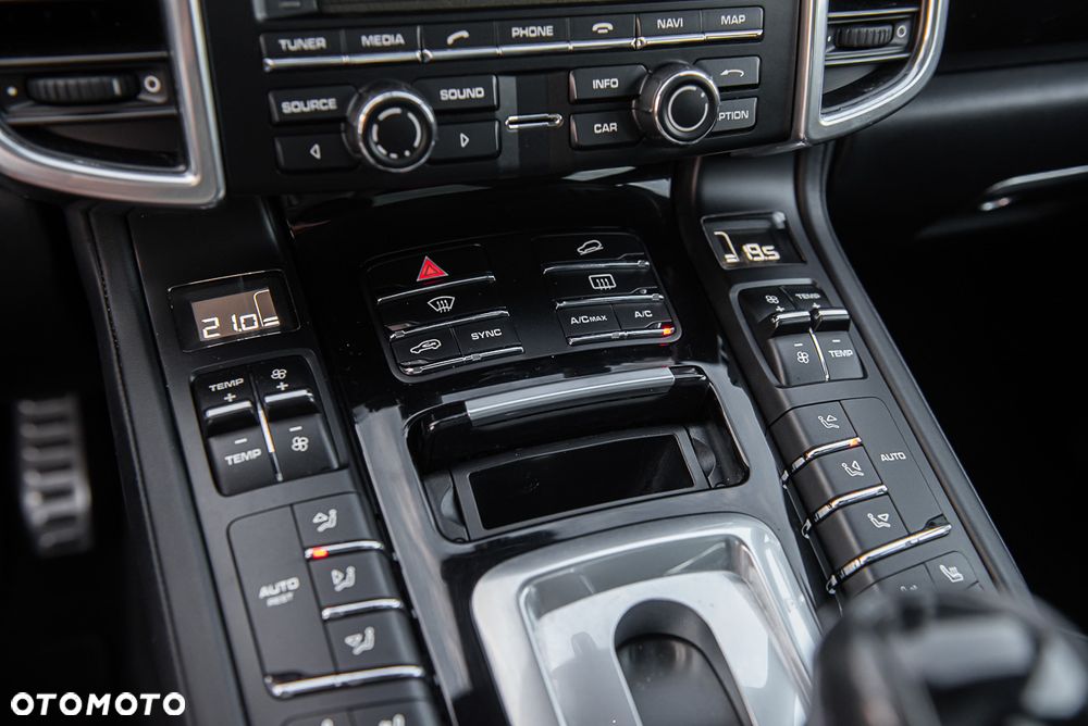 Porsche Cayenne S Diesel Platinum Edition - 29