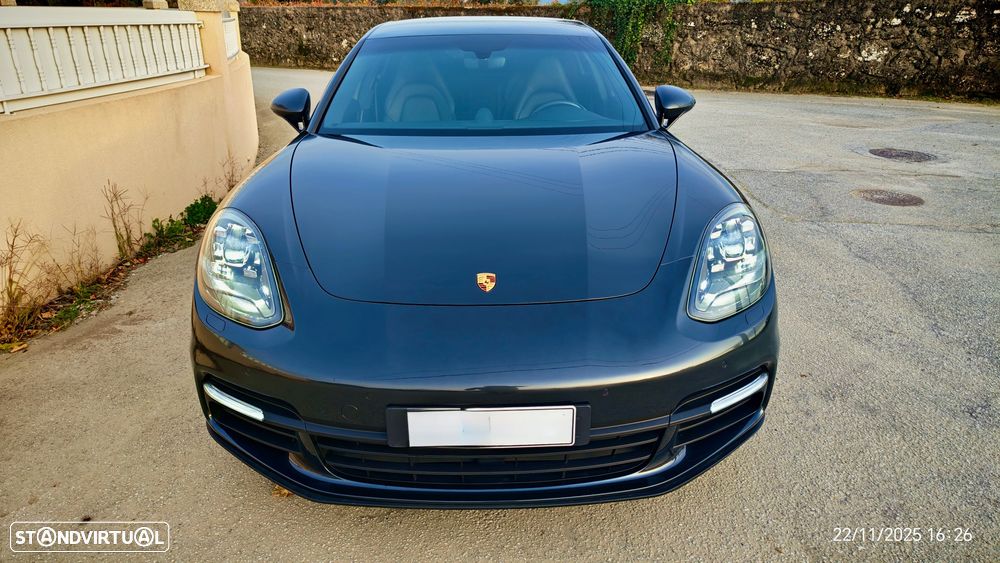 Porsche Panamera 4 E-Hybrid - 16
