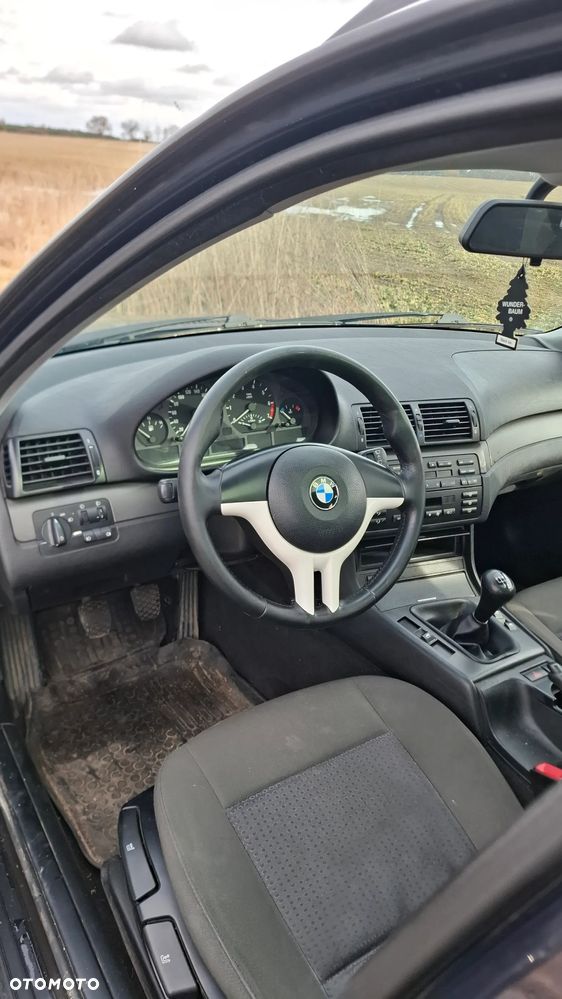BMW Seria 3 318i - 9