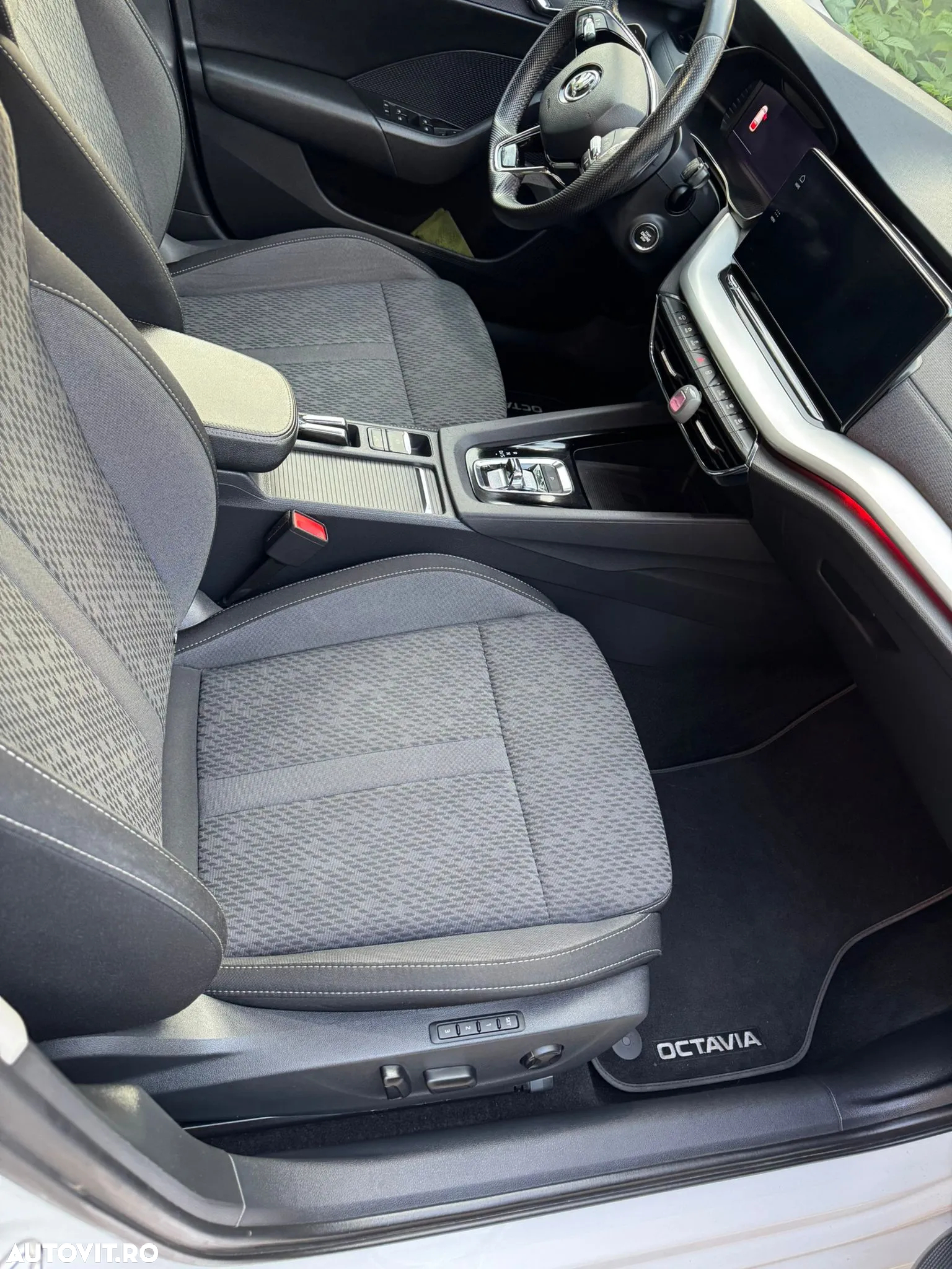 Skoda Octavia 2.0 TDI DSG Style - 8