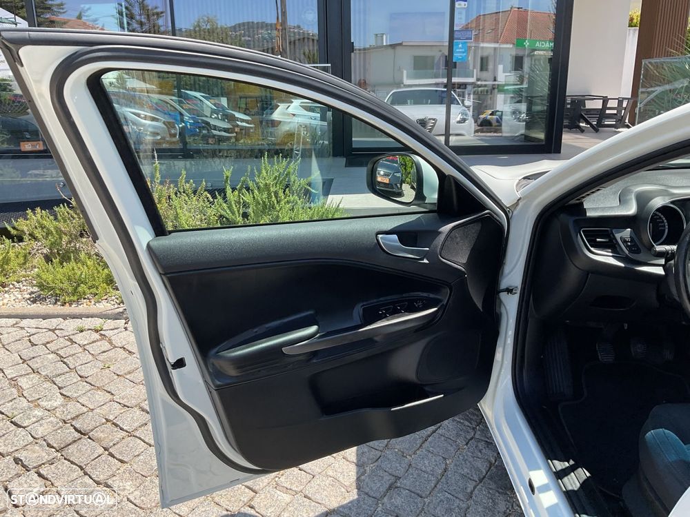 Alfa Romeo Giulietta 1.6 JTDM Exclusive - 18