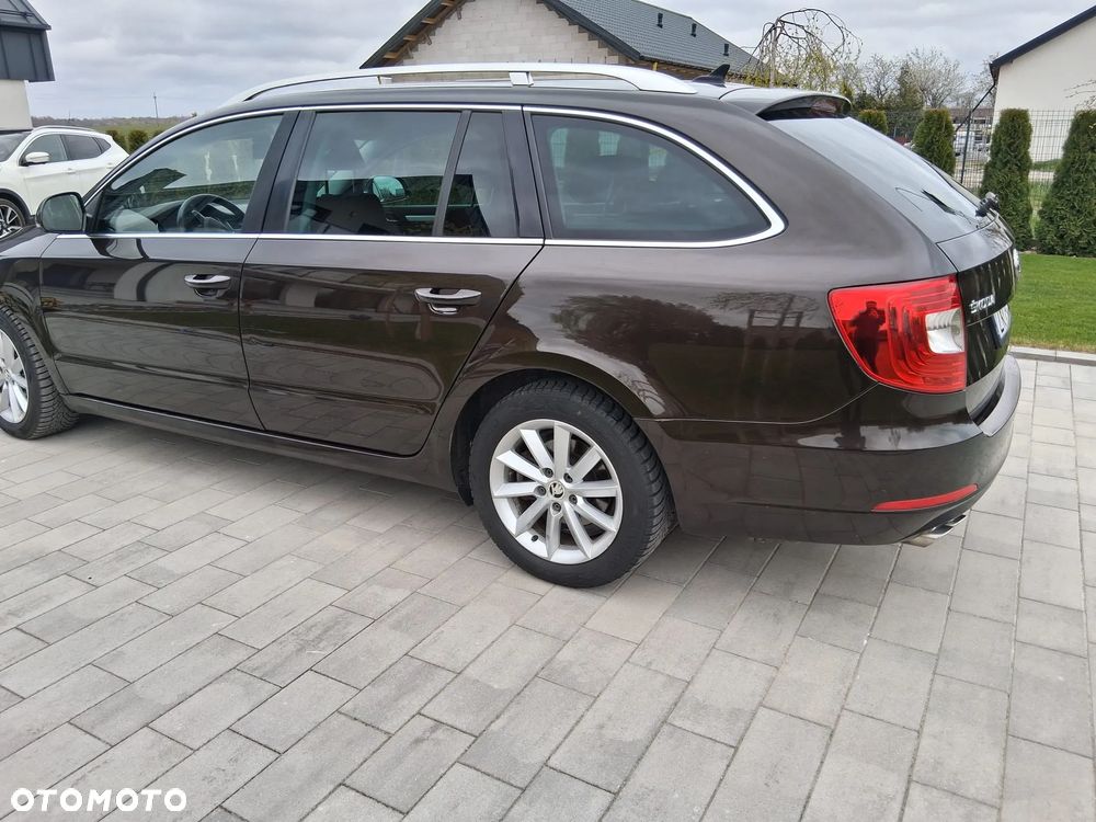 Skoda Superb 2.0 TDI DSG Elegance - 12