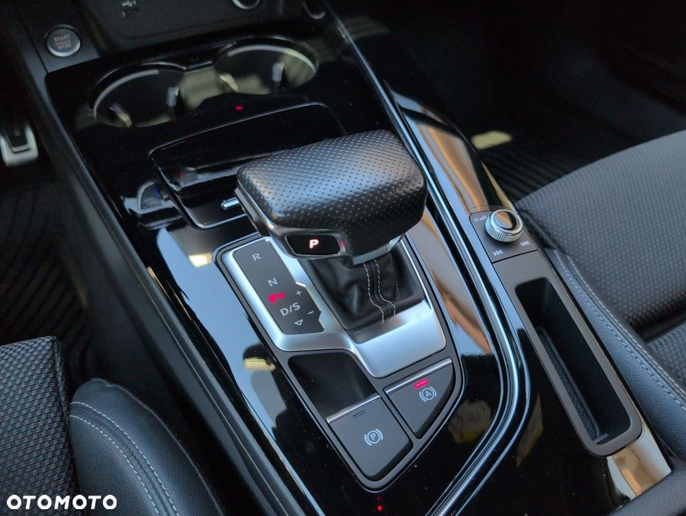 Audi A4 Limousine 35 TFSI mHEV S Line S tronic - 37
