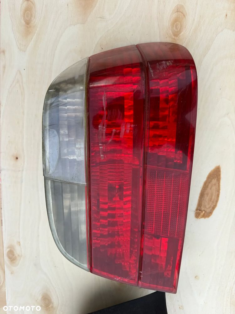LAMPY TYLNE BMW E38 KOMPLET KRYSZTAŁKI OPRAWKI LAMPA TYŁ LEWA PRAWA WKŁADKI ŻARÓWEK WKŁADKA ŻARÓWKI OPRAWKA - 4