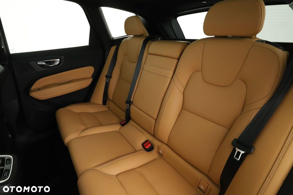 Volvo XC 60 - 25