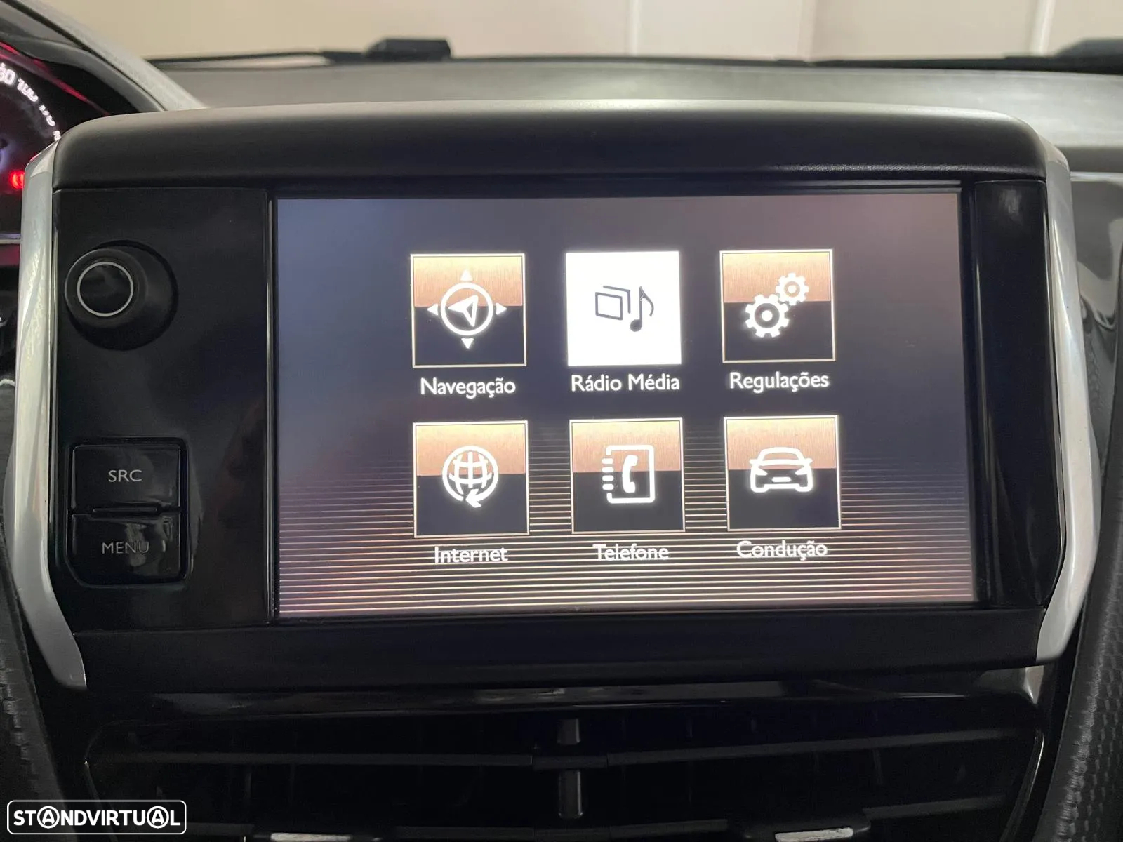 Peugeot 2008 - 4