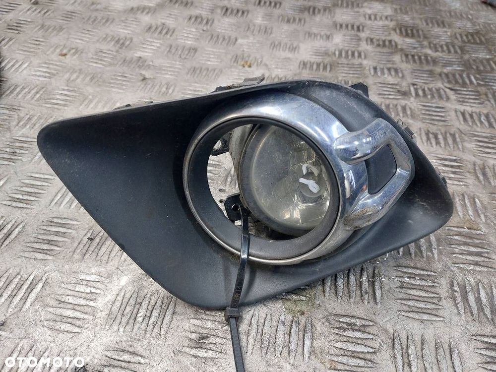 HALOGEN LEWY KRATKA ZAŚLEPKA MITSUBISHI ASX I 8321A387 89500181 - 1