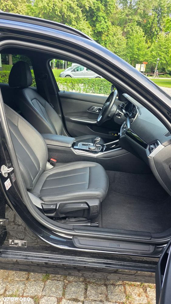 BMW Seria 3 318d MHEV Business Edition - 16