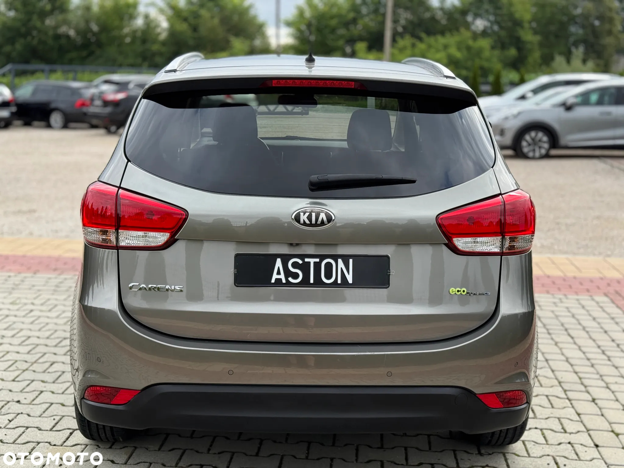 Kia Carens 1.7 CRDi M - 9