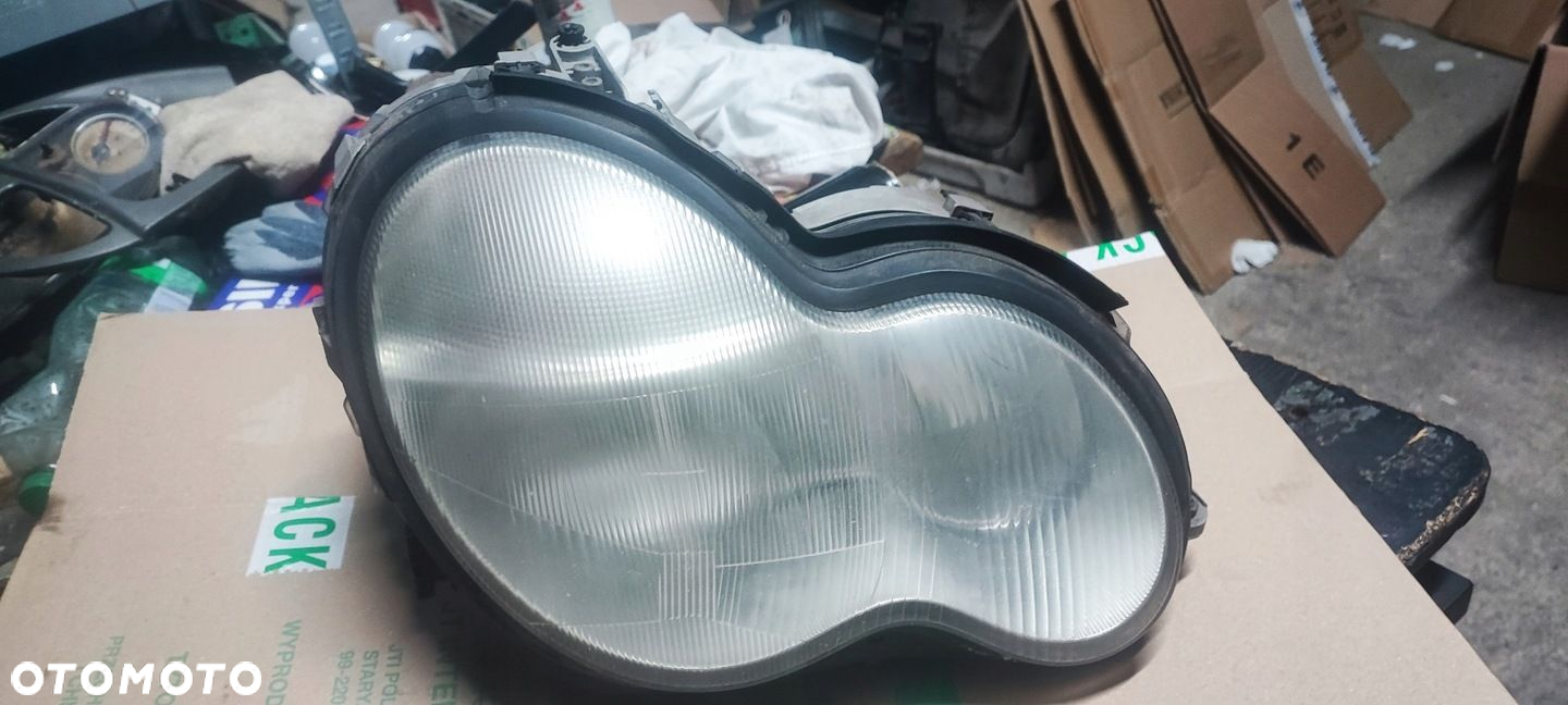 LAMPA PRAWA XENON MERCEDES W203 A2038201261 STAN BDB KOMPLETNA - 3