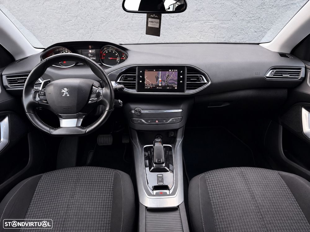 Peugeot 308 1.2 PureTech Allure EAT8 - 6
