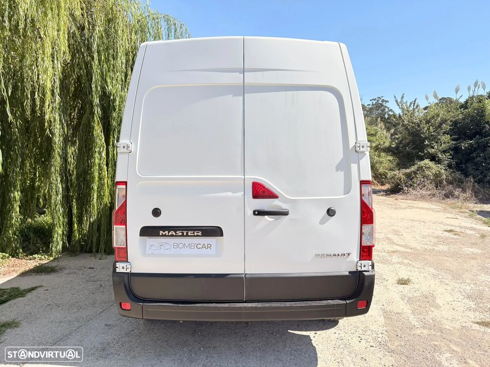 Renault Master 2.3dCi - 17
