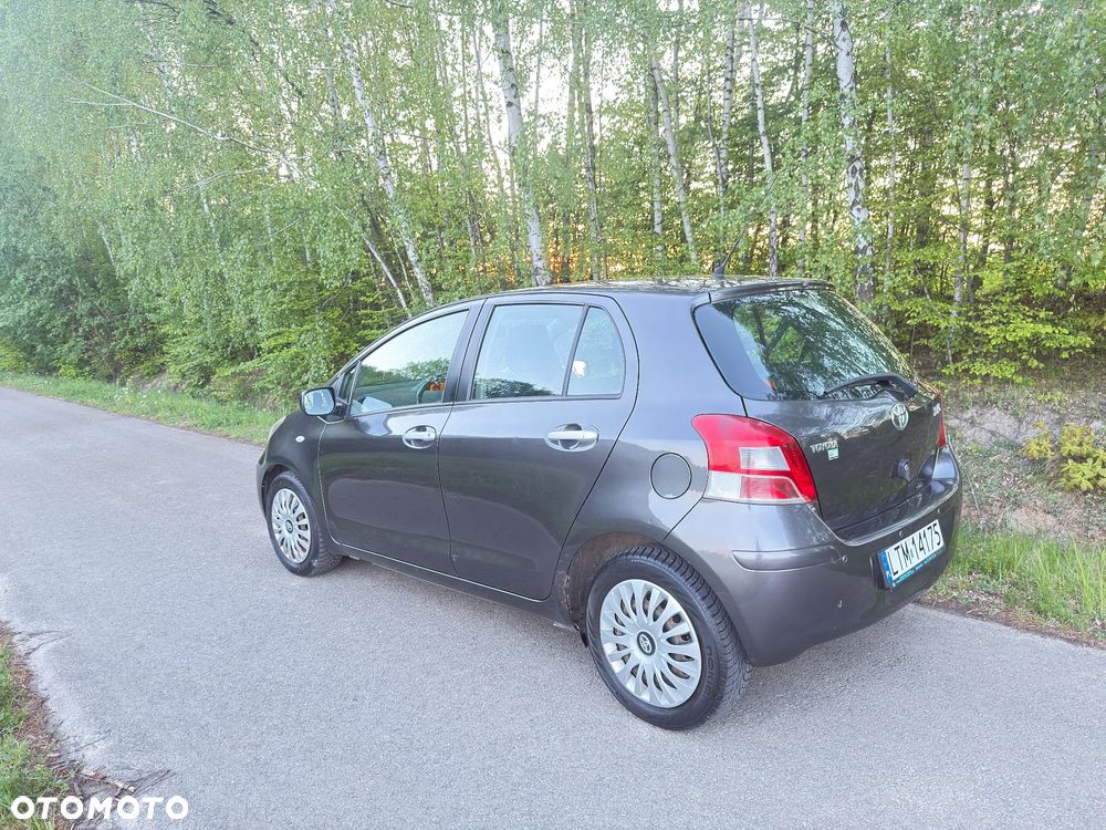 Toyota Yaris 1.33 2010 - 17