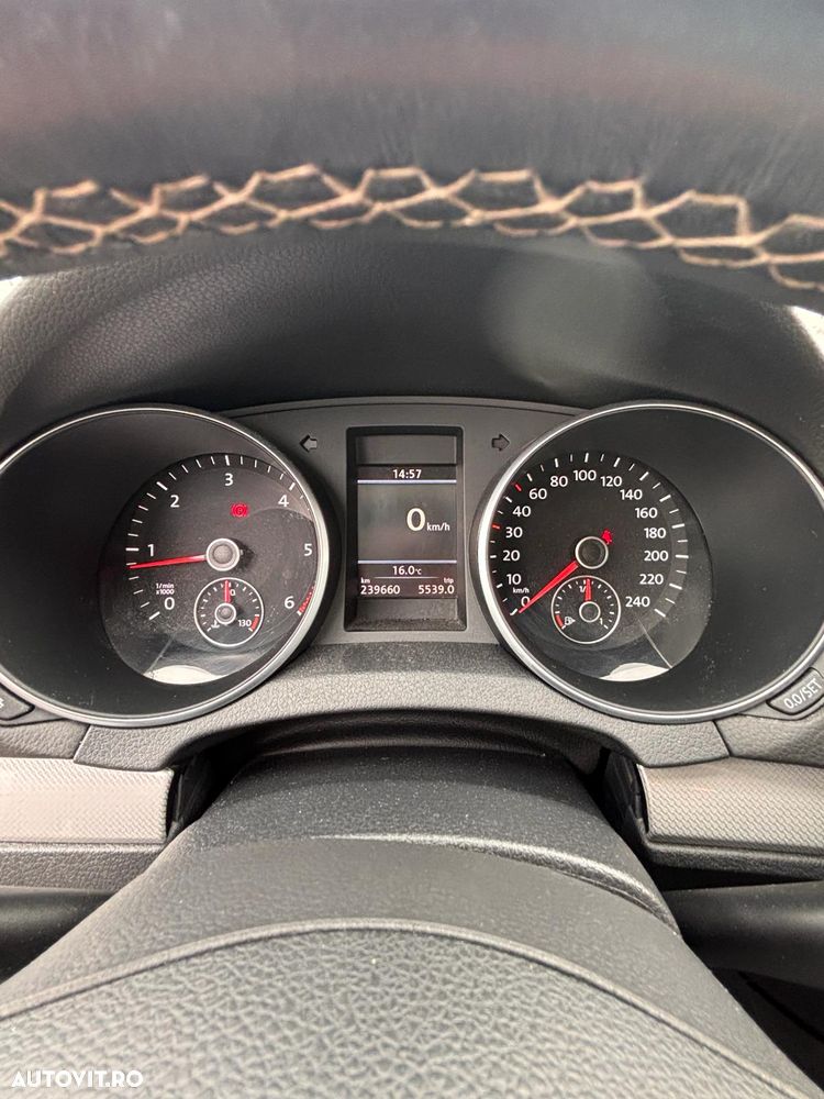 Volkswagen Golf 1.6 TDI DPF Comfortline - 8
