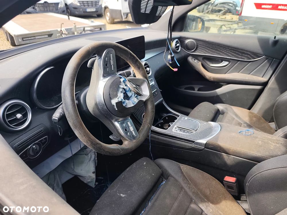 Mercedes-Benz GLC - 15