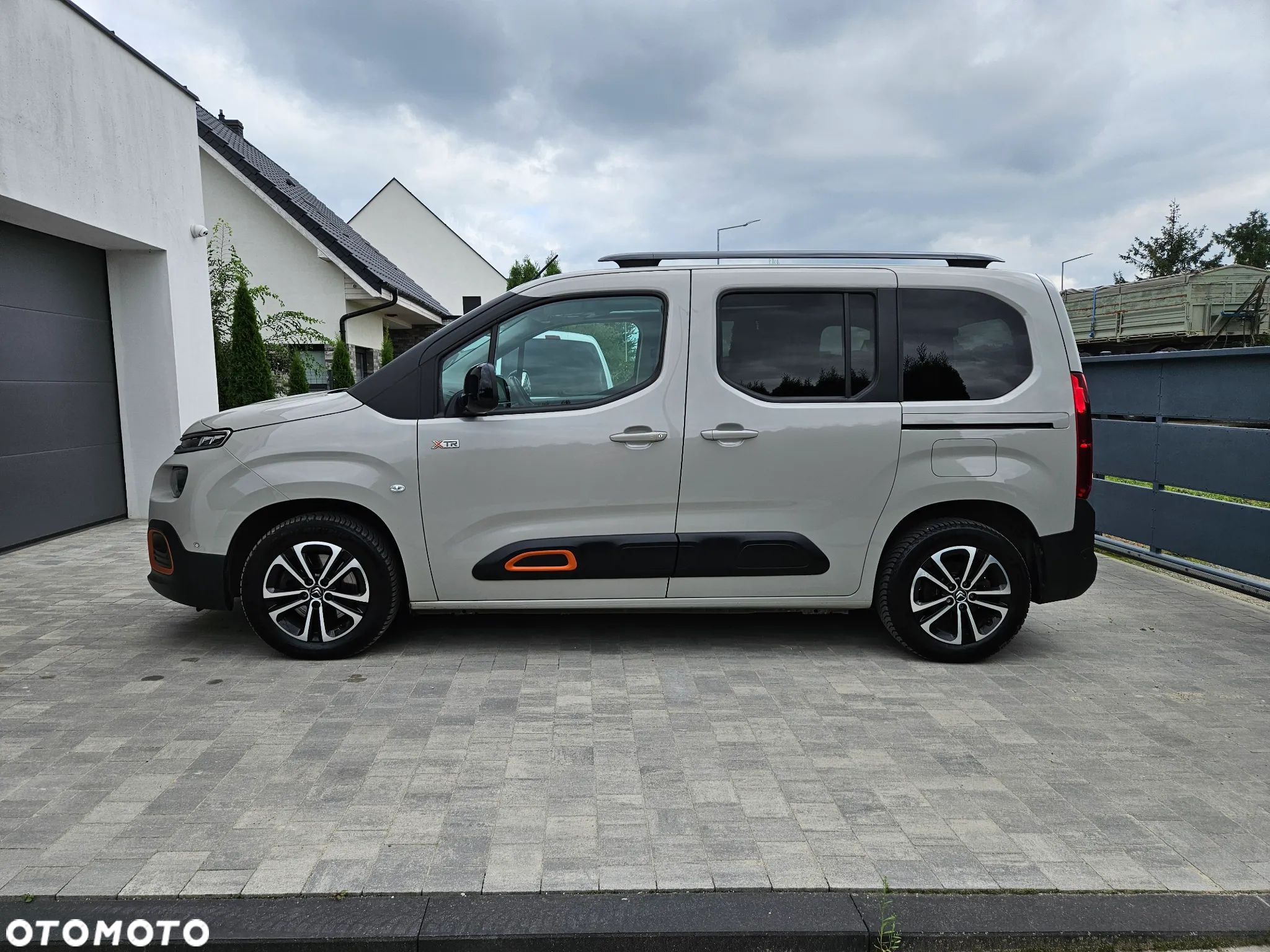 Citroën Berlingo M PureTech 130 EAT8 SHINE - 1