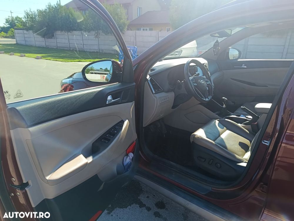 Hyundai Tucson 2.0 CRDI 4WD 6MT Luxury - 9