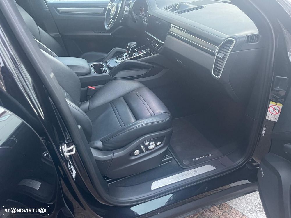 Porsche Cayenne S - 6
