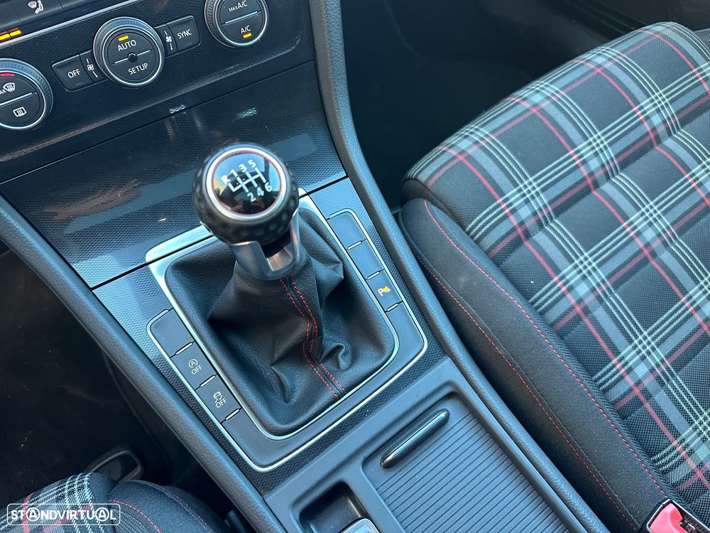 VW Golf 2.0 TSi GTi - 12