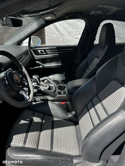 Porsche Cayenne - 5