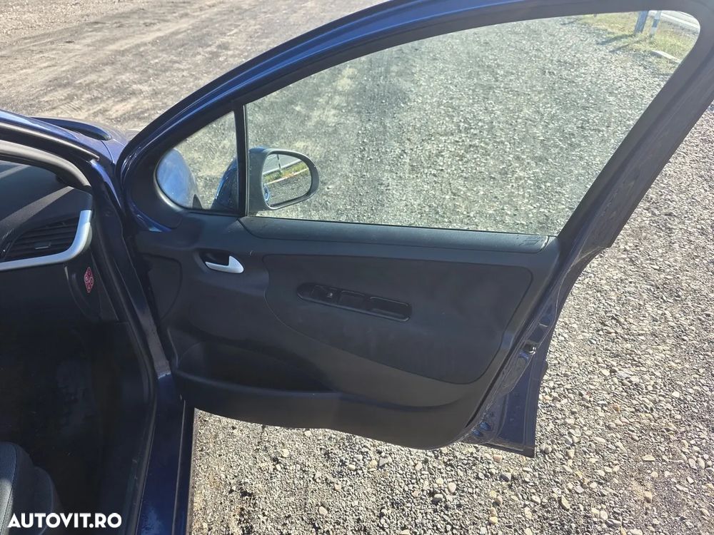 Peugeot 207 - 17