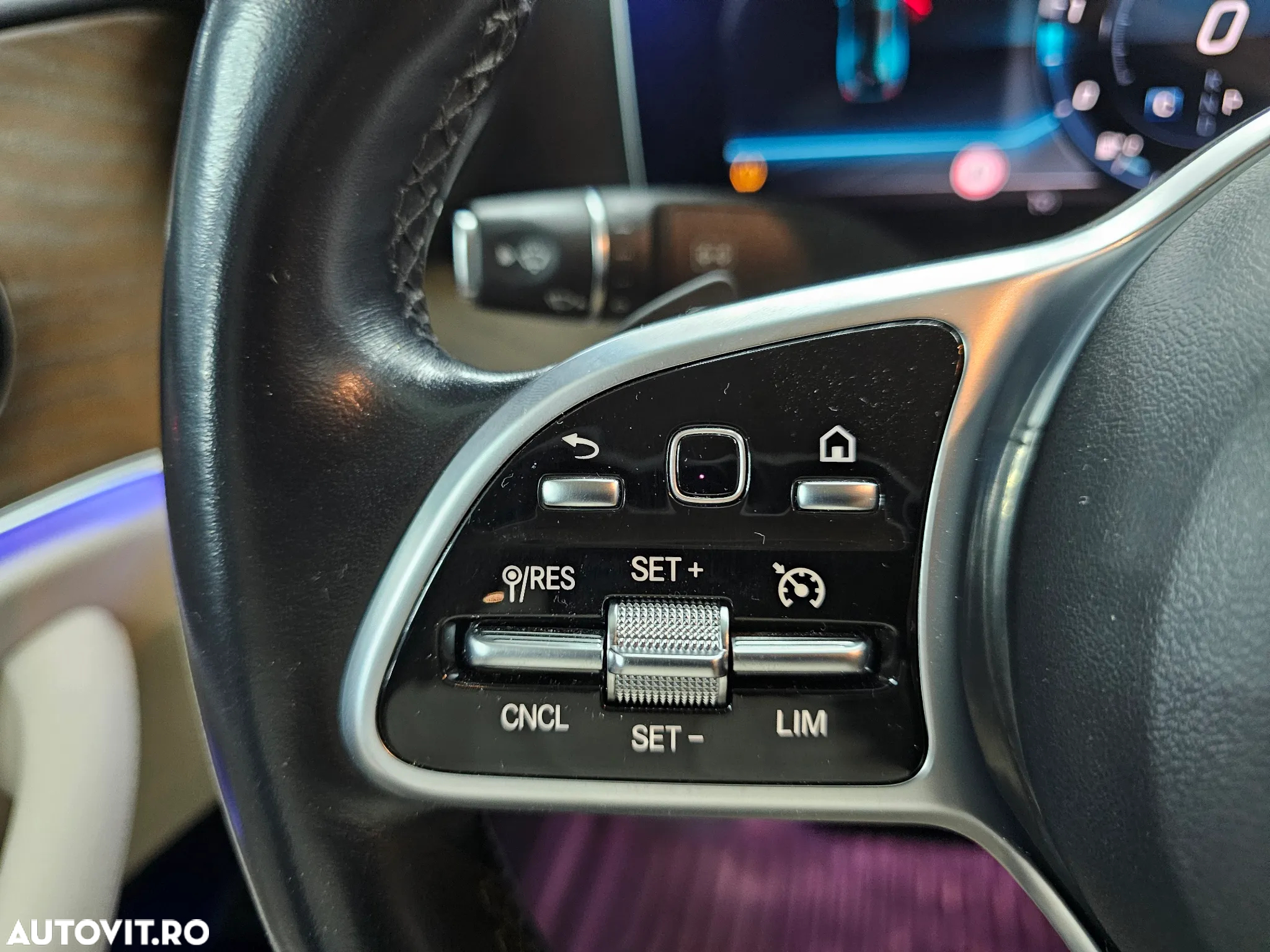 Mercedes-Benz E 220 d 9G-TRONIC Edition AMG Line - 28