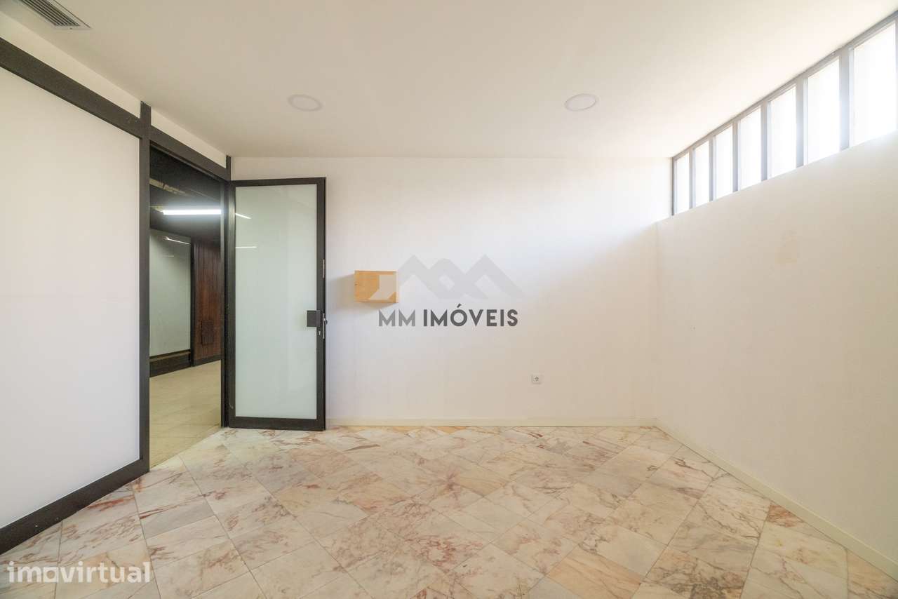 Espaço Comercial | Arrendamento | Centro Comercial Campo Alegre - Grande imagem: 5/15