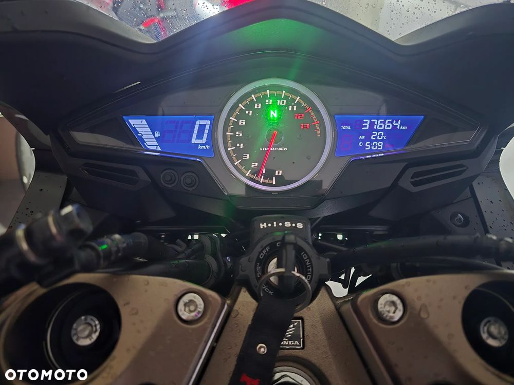 Honda VFR - 27