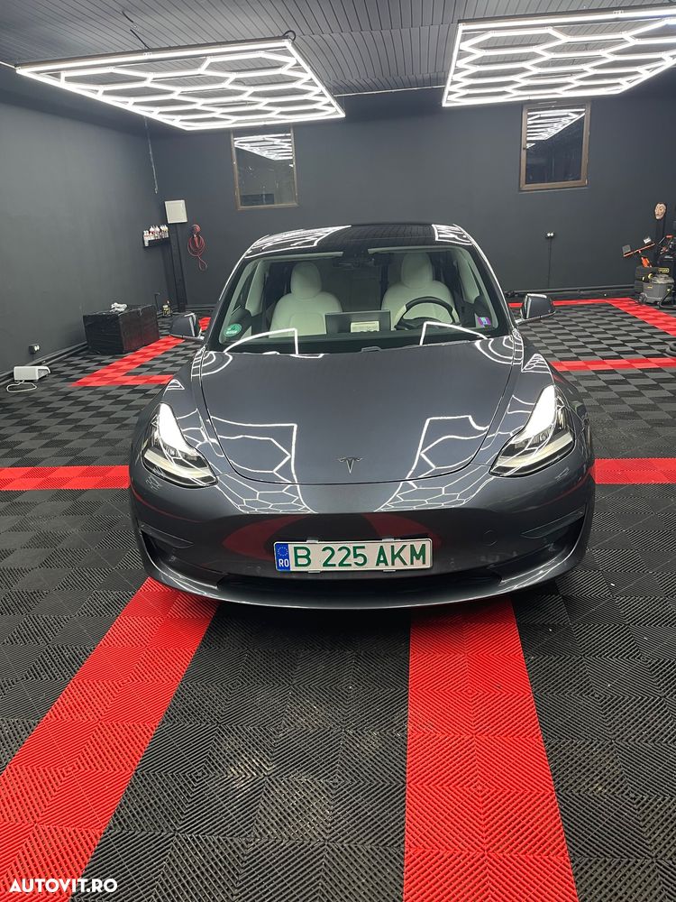 Tesla Model 3 - 16
