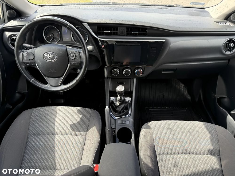 Toyota Corolla 1.6 Comfort - 13