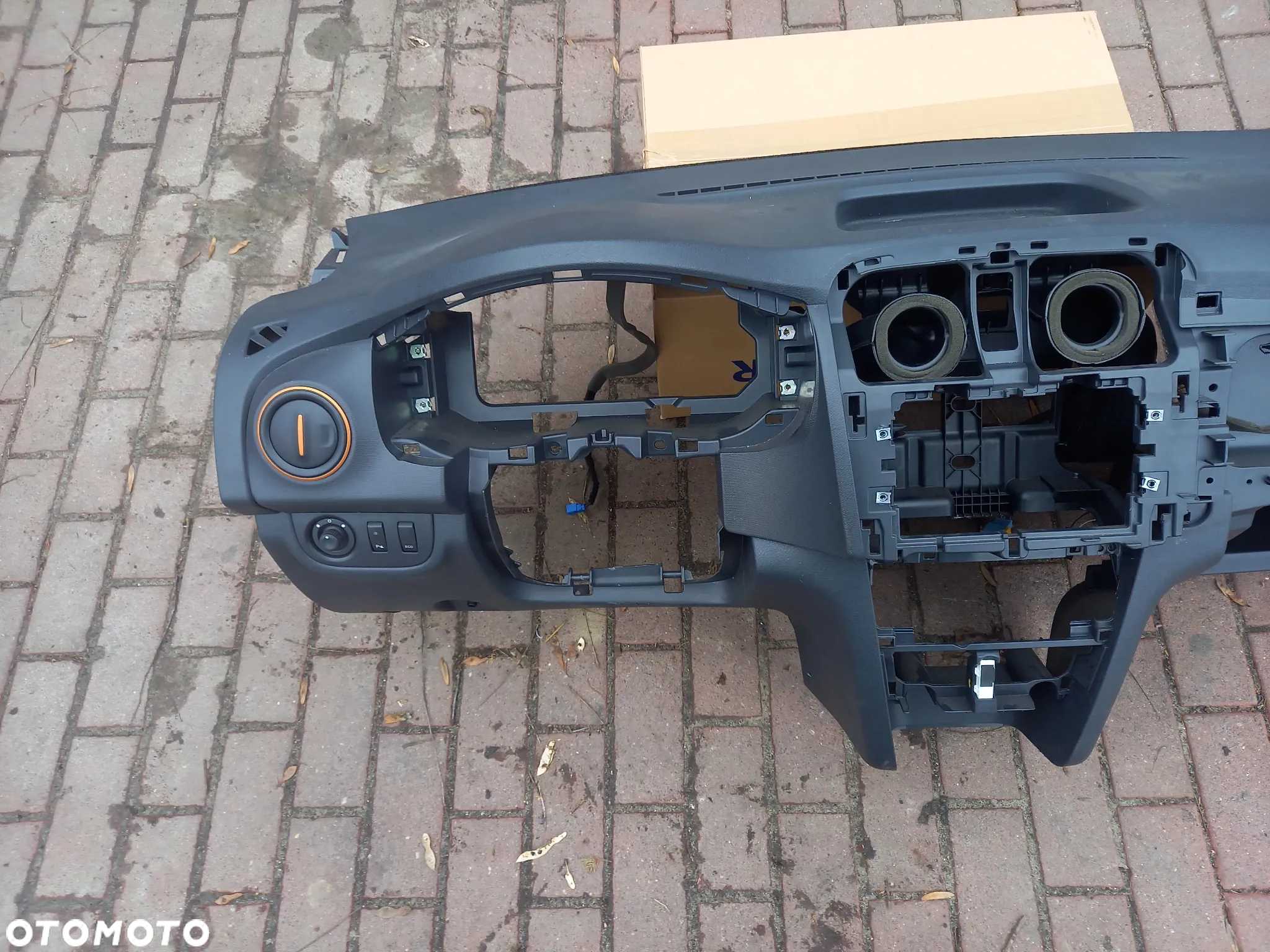 DESKA ROZDZIELCZA KONSOLA DACIA SANDERO II - 3
