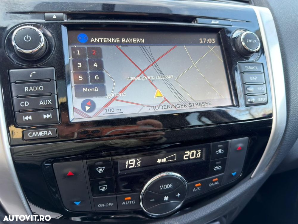 Nissan Navara DC 4x4 Autm. Tekna - 10