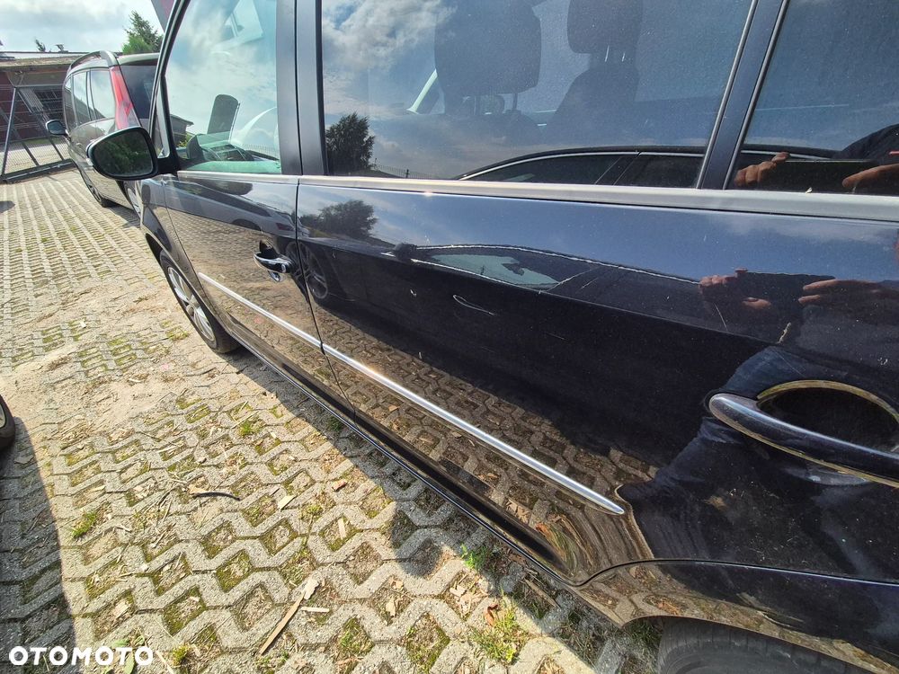 Volkswagen Touran 2.0 TDI DPF Highline - 4