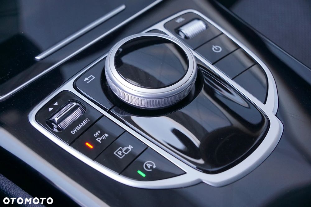 Mercedes-Benz Klasa C 200 d 9G-TRONIC - 26