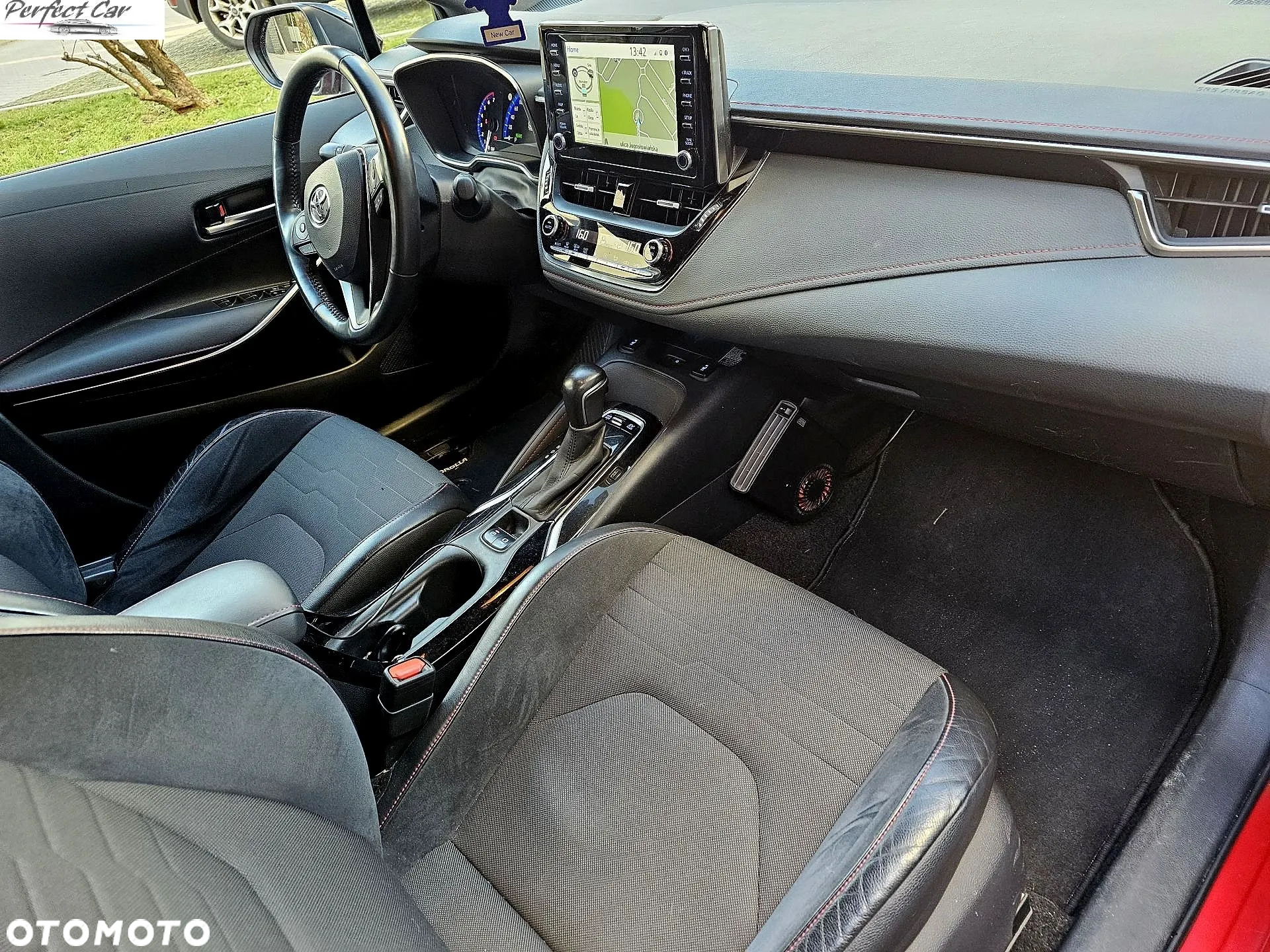 Toyota Corolla 1.8 Hybrid Executive - 8
