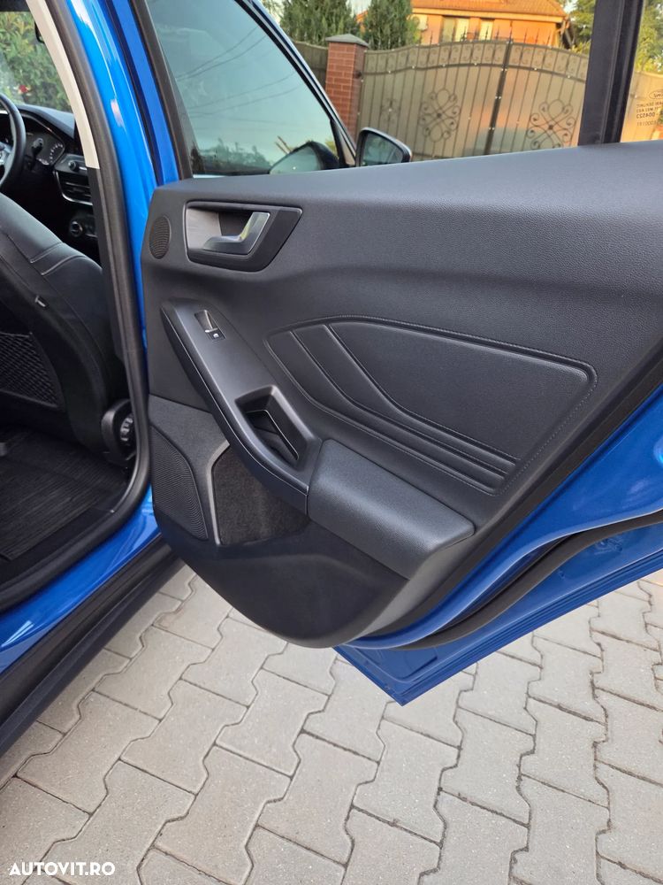 Ford Focus 2.0 EcoBlue Titanium Business - 24