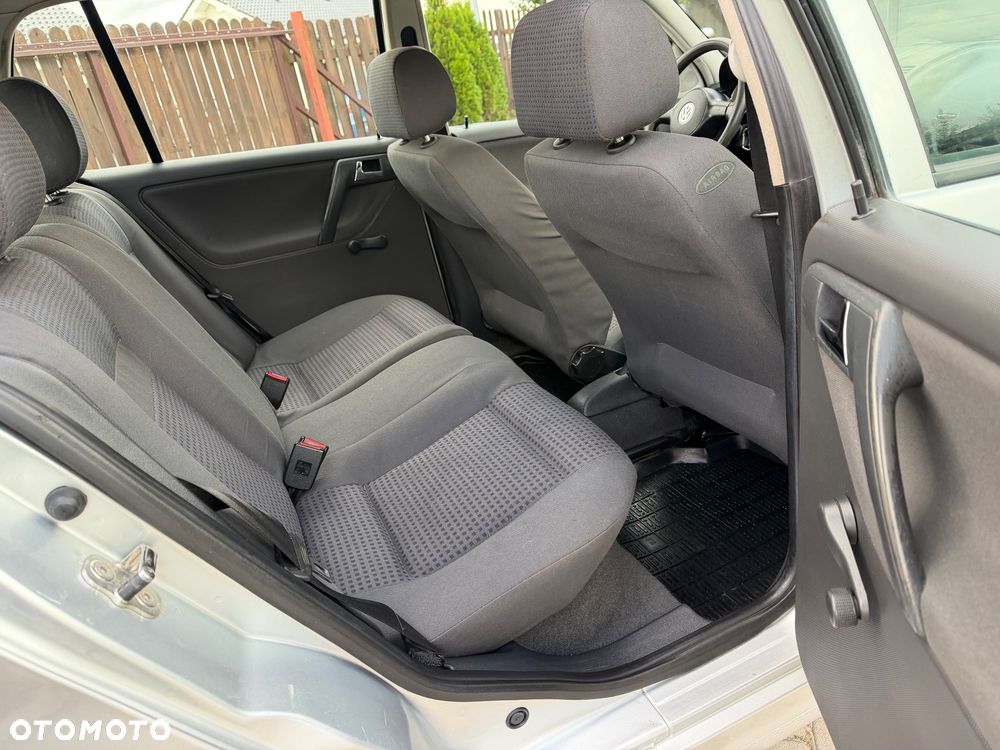 Volkswagen Polo 1.4 16V Comfortline - 13