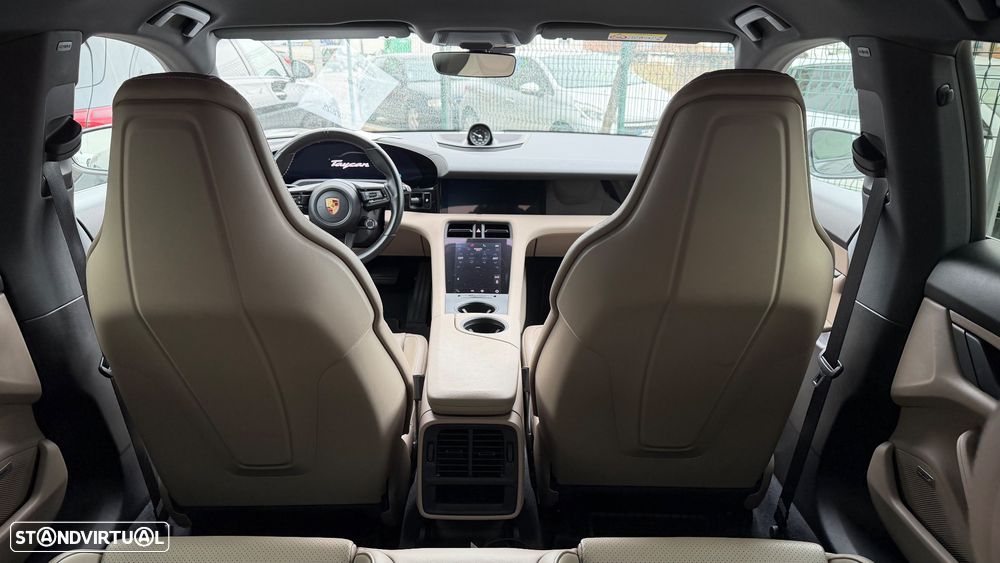 Porsche Taycan Sport Turismo - 30