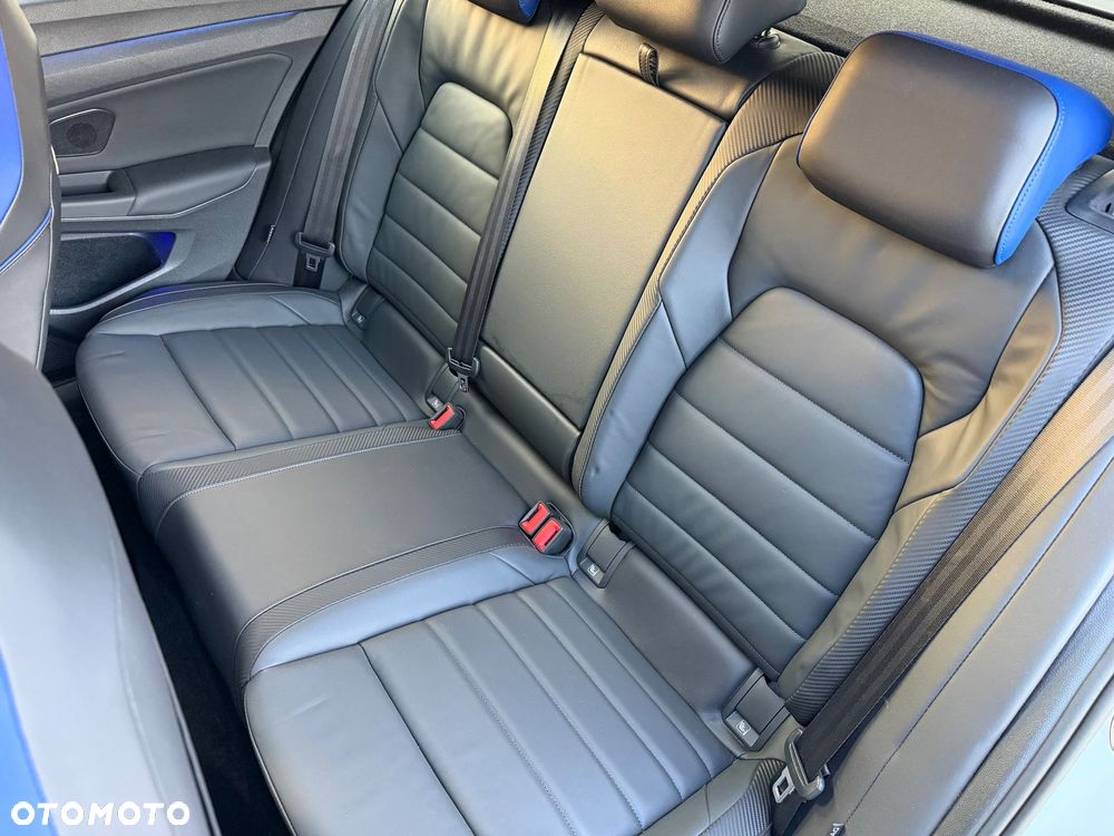 Volkswagen Golf - 31