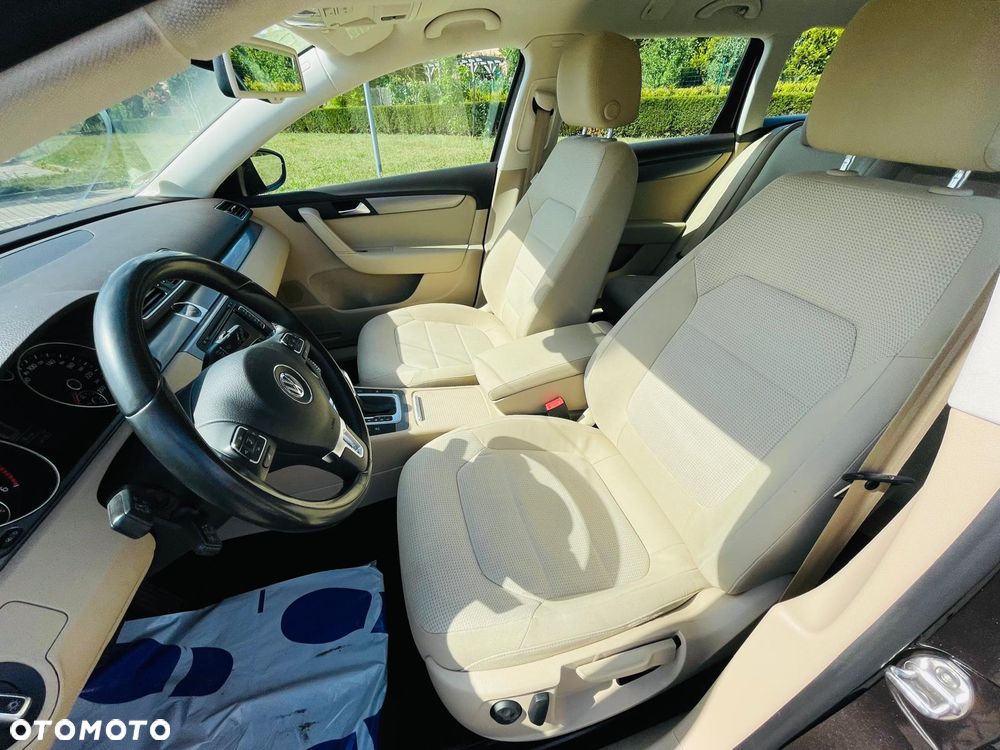 Volkswagen Passat 2.0 Blue TDI DSG SCR Highline - 9