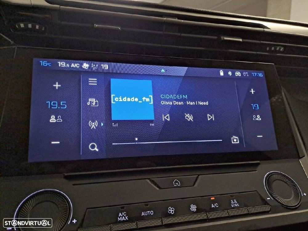 Peugeot 408 1.2 Hybrid Allure e-DCS6 - 18