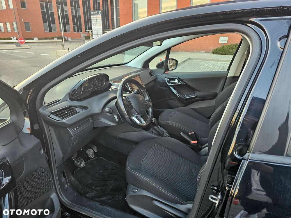 Peugeot 208 PureTech 82 Urban Move - 12