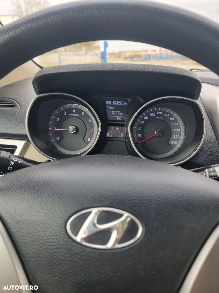 Hyundai i30 1.4 100CP 5DR M/T Comfort+ - 11