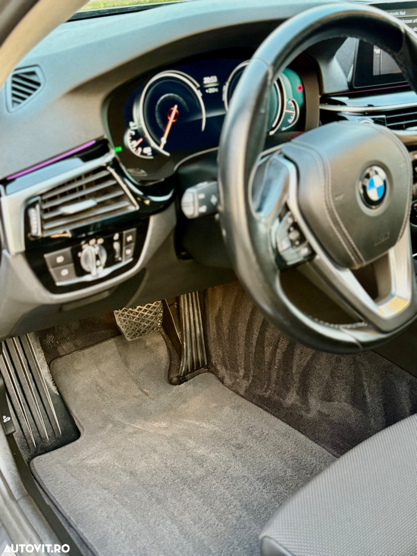 BMW Seria 5 520d xDrive AT - 11